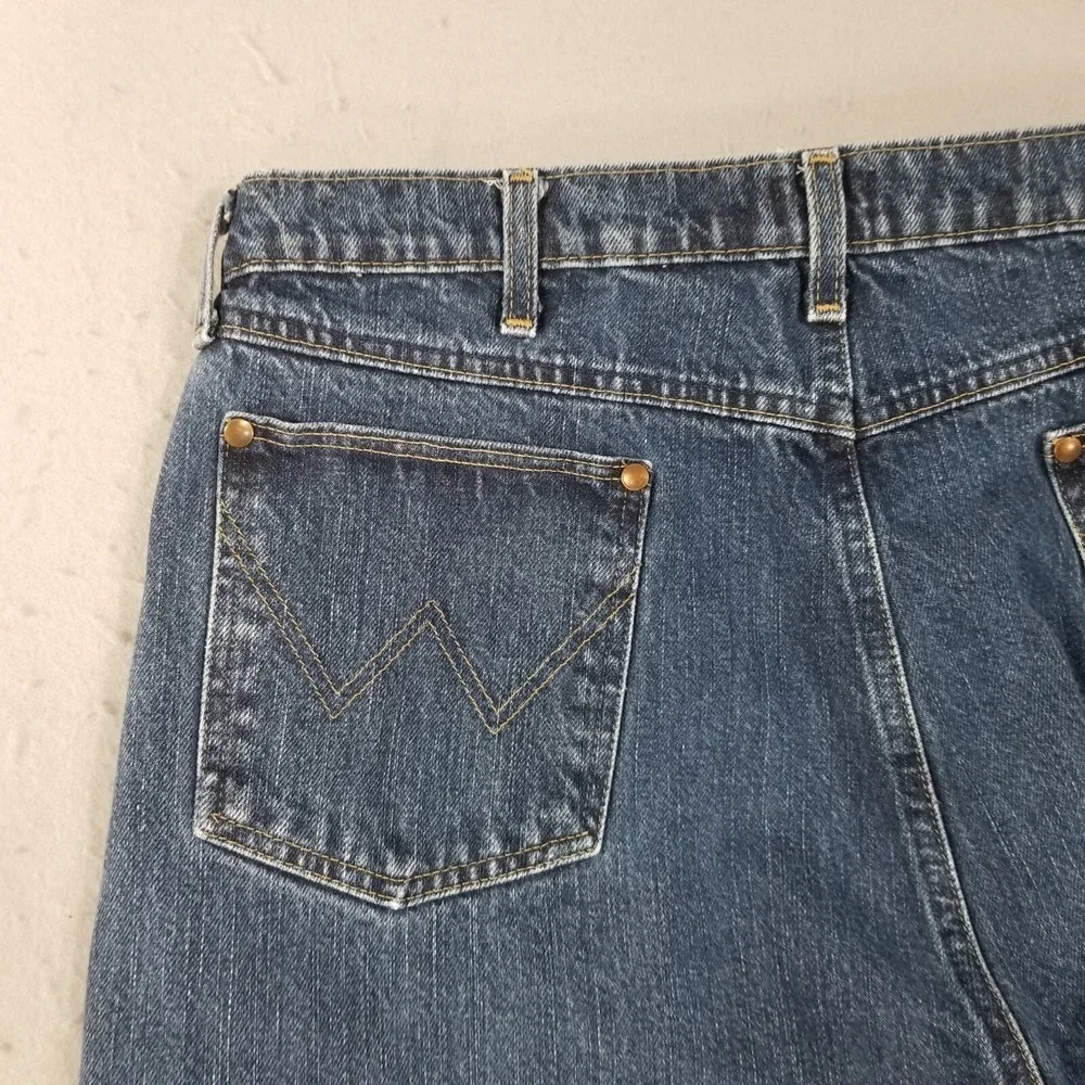 Wrangler jeans men's 38x30 3A relaxed fit blue denim pants 31MWZ Retro
